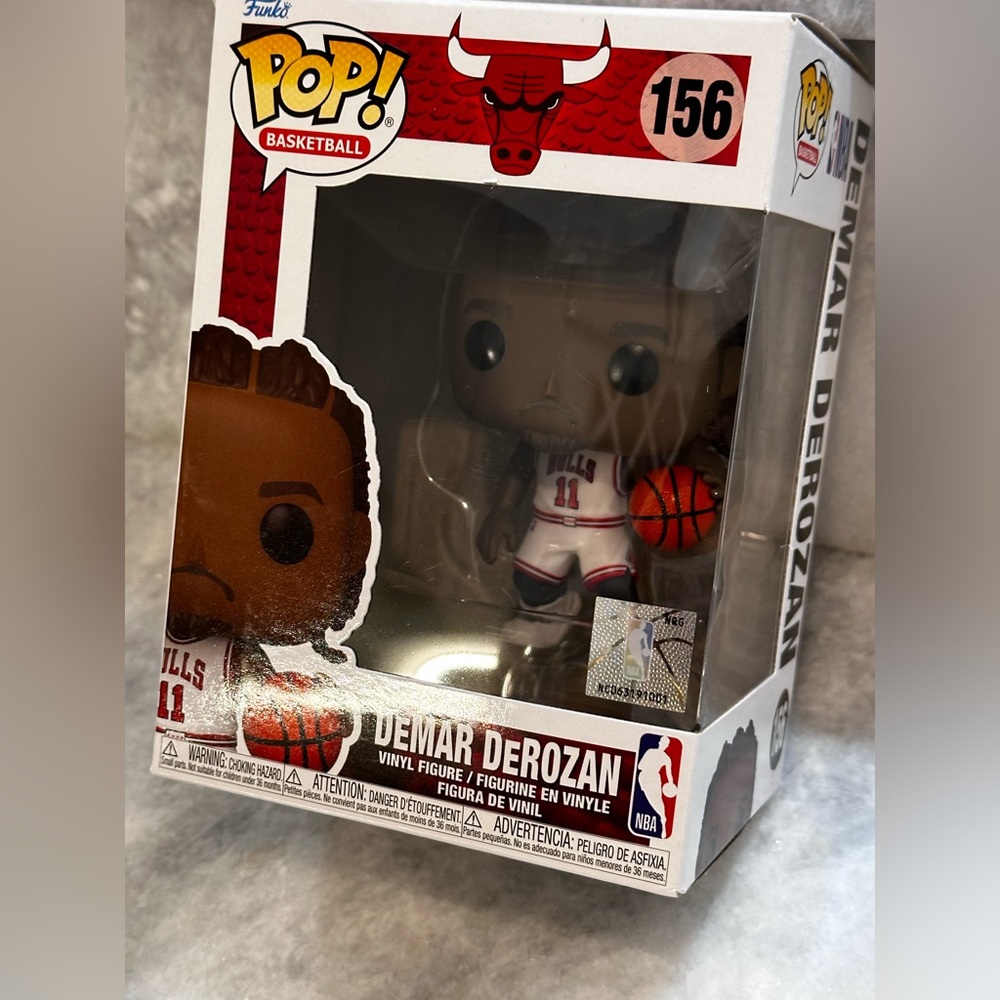 Funko POP! #165 Funko Pop! NBA: Chicago Bulls - DeMar DeRozan - Picture 3 of 9